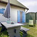 Letniskowe Albatros Lodge *